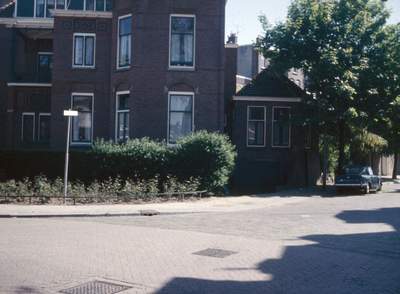 20939 Gezicht op de voorgevel van het pand Wilhelminapark 1 te Utrecht.